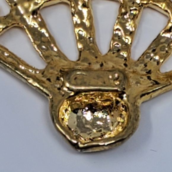 VINTAGE AK ANNE KLEIN GOLD TONE OPEN FAN BROOCH PIN OPEN SCROLLWORK 1980S - Picture 7 of 10